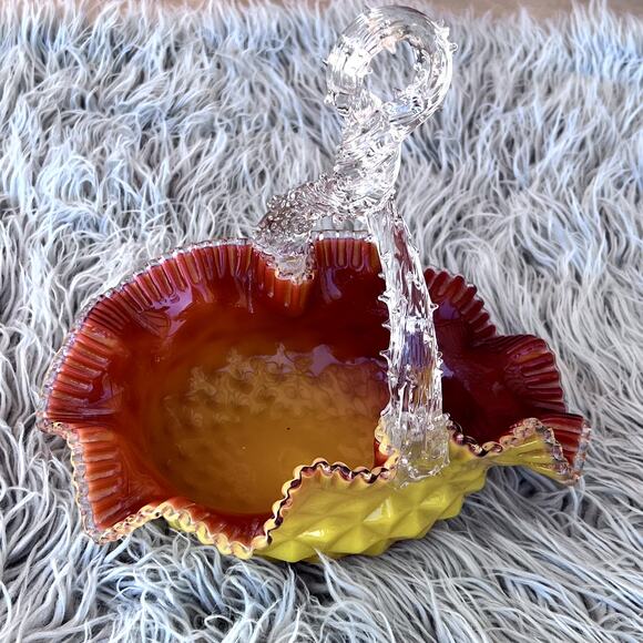 VTG Diamond Quilted Glass Basket Opaque Yellow Orange Twisted Thorn Handle - Picture 3 of 12